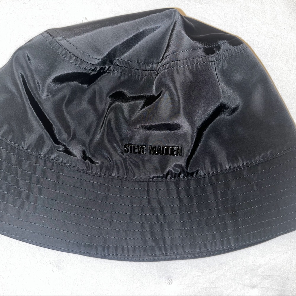 NWOT Steve Madden Bucket Hat